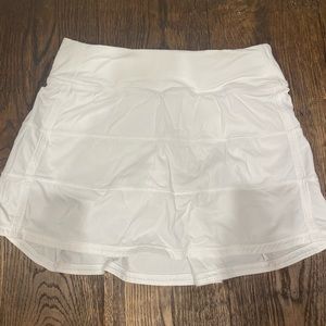 WHITE PACE RIVAL LULULEMON SKIRT